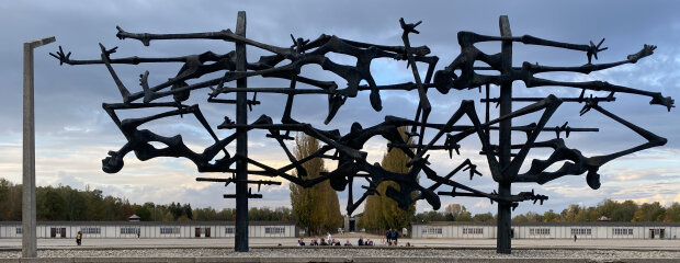 Die Bronzeskulptur von Nandor Glid